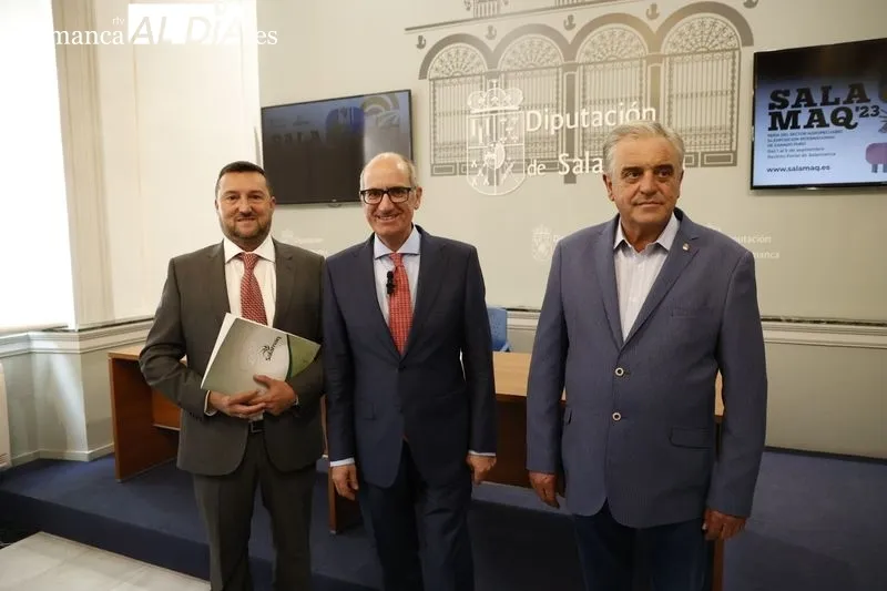El presidente de la Diputación, Javier Iglesias, acompañado de los diputados de Salamaq y de Agricultura y Ganadería, Santiago Castañeda y José Roque, respectivamente. Fotos: David Sañudo