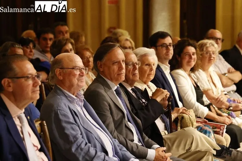 Presentación del número 10 de la revista de la Federación de Peñas Taurinas Helmántica en el Casino de Salamanca. Fotos: David Sañud