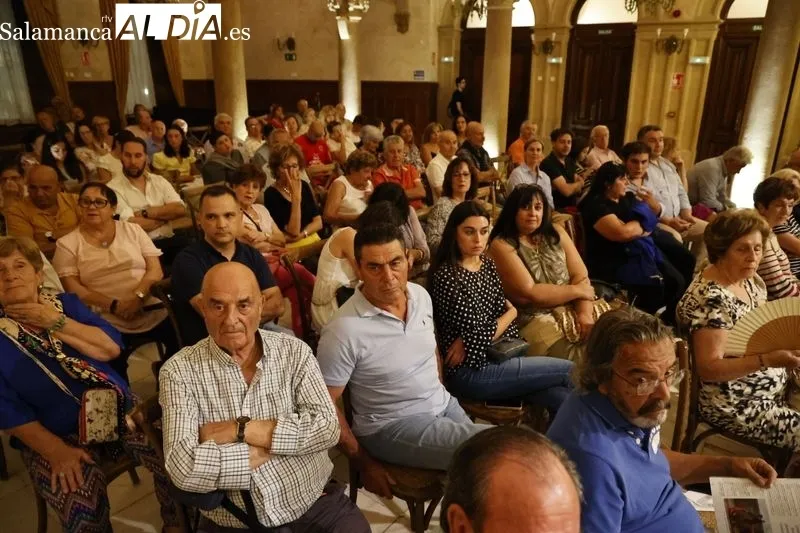 Presentación del número 10 de la revista de la Federación de Peñas Taurinas Helmántica en el Casino de Salamanca. Fotos: David Sañud