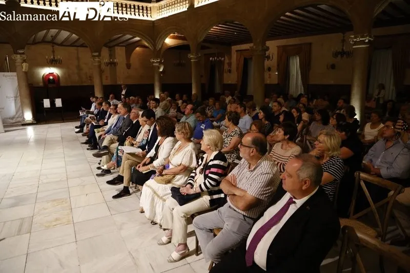 Presentación del número 10 de la revista de la Federación de Peñas Taurinas Helmántica en el Casino de Salamanca. Fotos: David Sañud