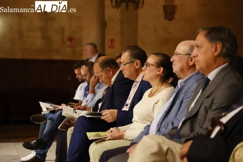 Presentación del número 10 de la revista de la Federación de Peñas Taurinas Helmántica en el Casino de Salamanca. Fotos: David Sañud