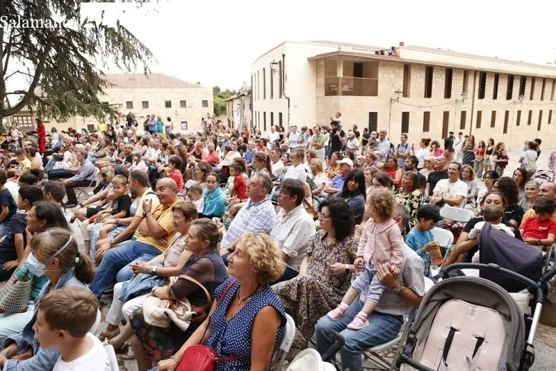 'Rodeo', de la compañía La Banda del Otro en el Patio Chico dentro del Festival de Artes de Calle. Fotos: David Sañudo