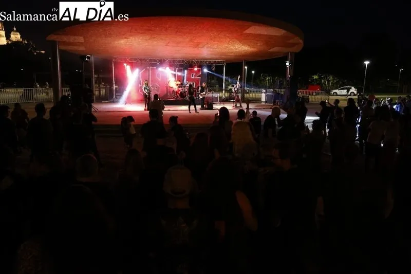 Concierto del grupo 1945 en el parque Elio Antonio de Nebrija de Salamanca. Fotos: David Sañudo