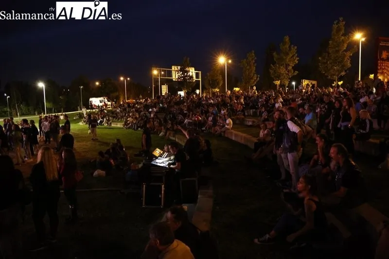 Concierto del grupo 1945 en el parque Elio Antonio de Nebrija de Salamanca. Fotos: David Sañudo