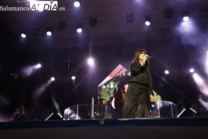 Concierto de Vanesa Martin en la Plaza Mayor de Salamanca. Fotos: David Sañudo