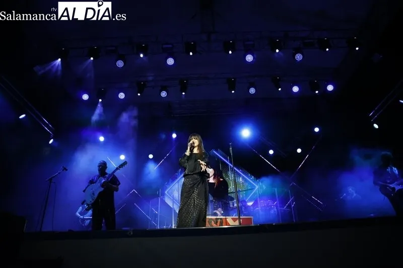 Concierto de Vanesa Martin en la Plaza Mayor de Salamanca. Fotos: David Sañudo