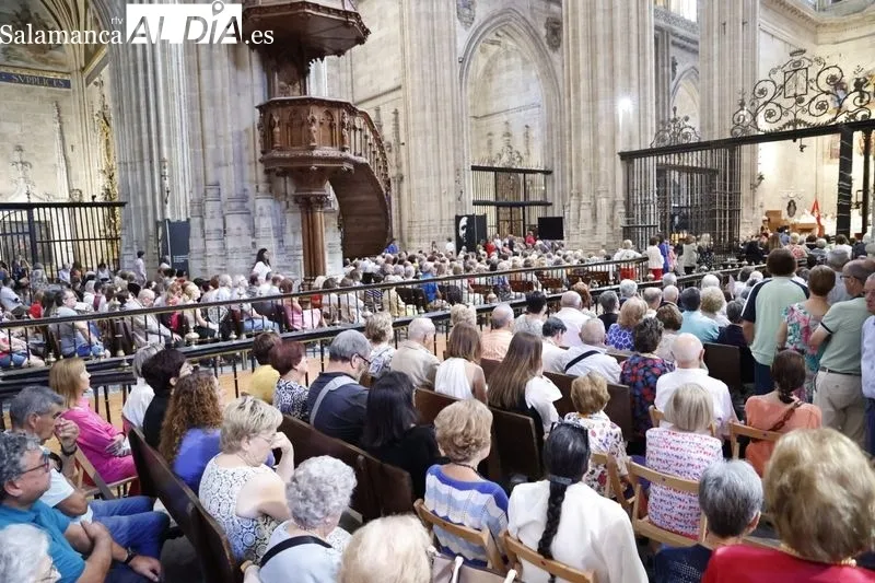 Misa en honor a Santa María de la Vega en la Catedral Nueva. Fotos: David Sañudo
