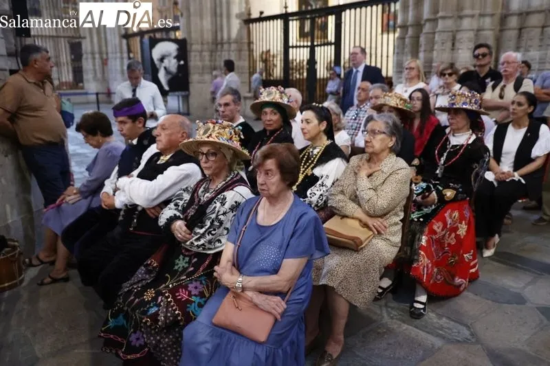 Misa en honor a Santa María de la Vega en la Catedral Nueva. Fotos: David Sañudo