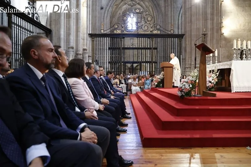 Misa en honor a Santa María de la Vega en la Catedral Nueva. Fotos: David Sañudo