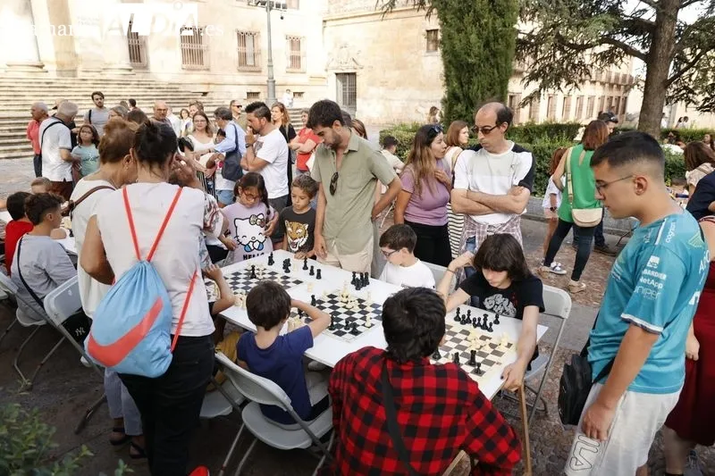 Feria del Ajedrez en la Plaza de Anaya de Salamanca. Fotos: David Sañudo