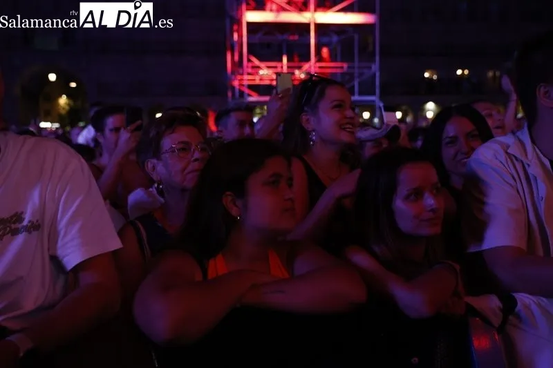 Concierto de Nancys Rubias y de Fangoria en la Plaza Mayor de Salamanca. Fotos: David Sañudo