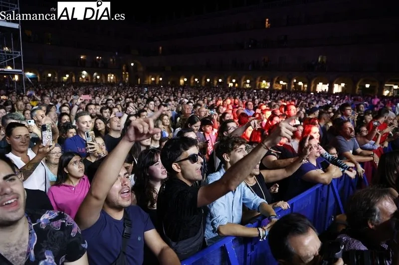 Concierto de Nancys Rubias y de Fangoria en la Plaza Mayor de Salamanca. Fotos: David Sañudo