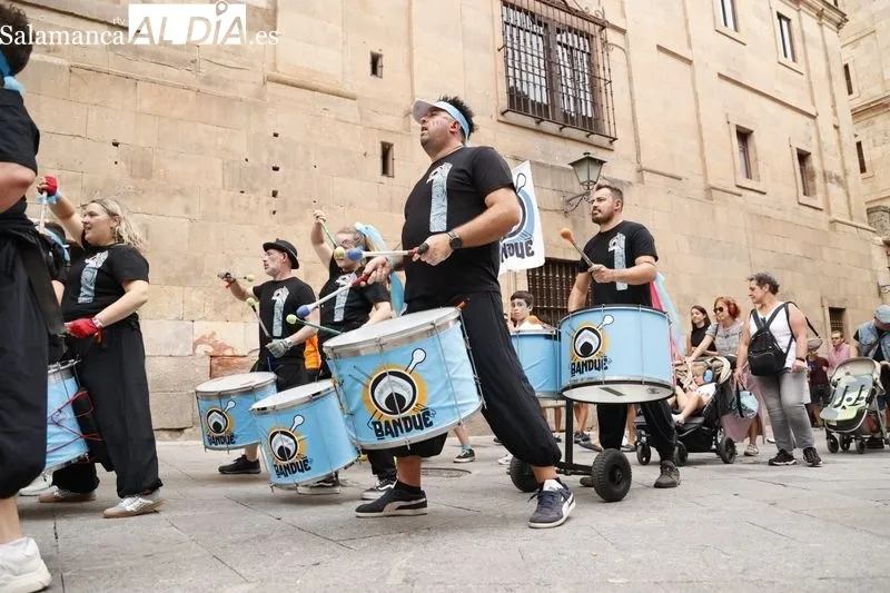 Foto 8 - Batucada para animar las c&eacute;ntricas calles en este s&aacute;bado de Ferias