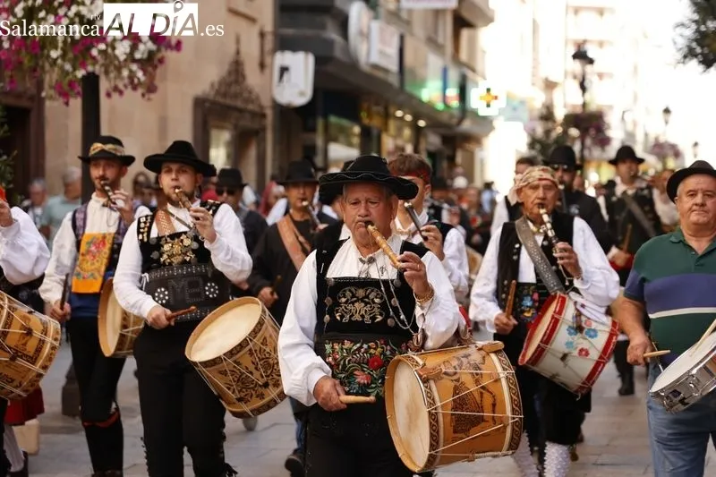 Foto 3 - &Eacute;xito del XXXV D&iacute;a del Tamborilero en la Plaza Mayor