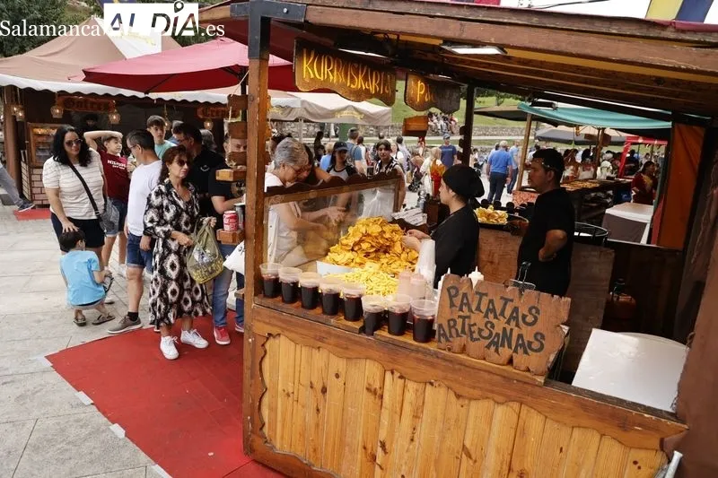 Foto 8 - Buena respuesta del p&uacute;blico al Mercado Medieval de la Vaguada de la Palma