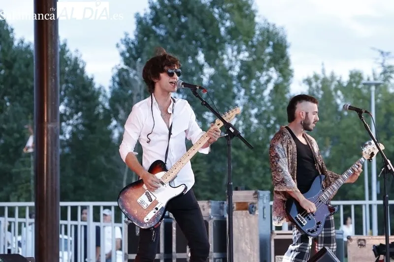 Foto 18 - El rock and roll de Carameloraro hace vibrar al parque Elio Antonio de Nebrija