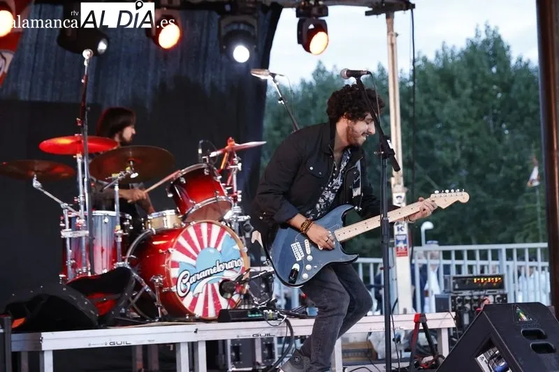 Foto 17 - El rock and roll de Carameloraro hace vibrar al parque Elio Antonio de Nebrija