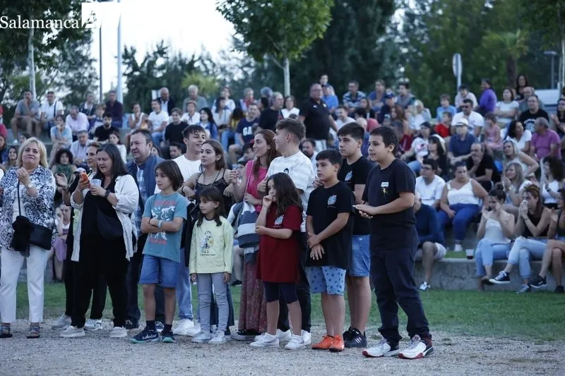 Foto 8 - El rock and roll de Carameloraro hace vibrar al parque Elio Antonio de Nebrija