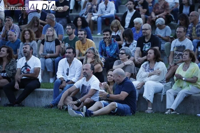 Foto 7 - El rock and roll de Carameloraro hace vibrar al parque Elio Antonio de Nebrija