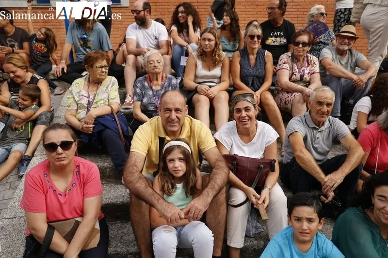 Foto 7 - La compa&ntilde;&iacute;a La Bul&eacute; divierte a ni&ntilde;os y mayores en la Alamedilla