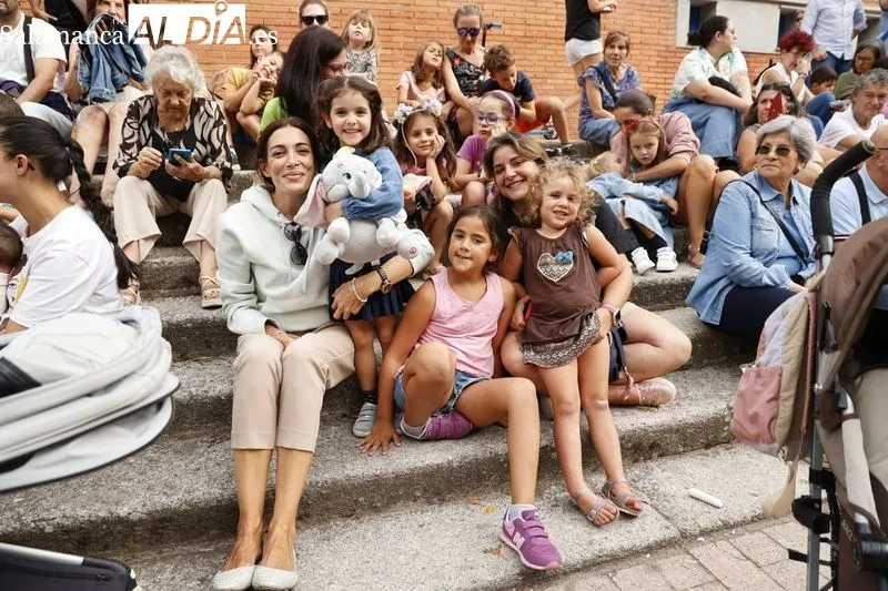 Foto 10 - La compa&ntilde;&iacute;a La Bul&eacute; divierte a ni&ntilde;os y mayores en la Alamedilla