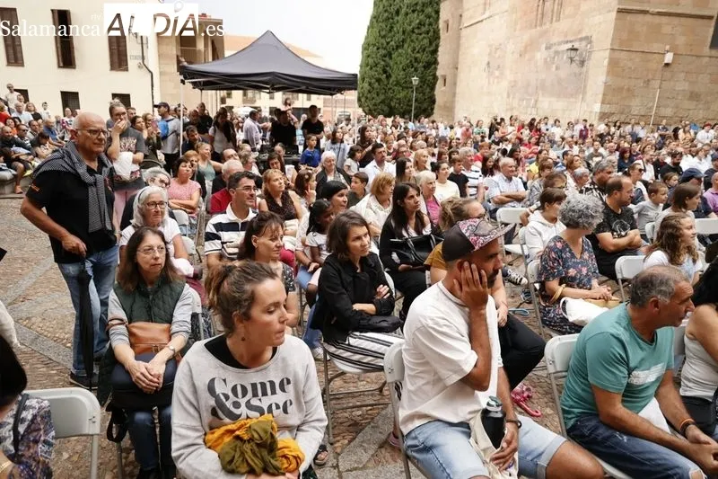 Foto 4 - El circo de la Compa&ntilde;&iacute;a Wetumtum anima el Patio Chico