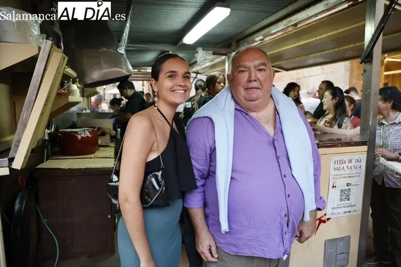 Foto 9 - Los m&aacute;s valientes desaf&iacute;an al mal tiempo y disfrutan de las casetas de la R&uacute;a Mayor