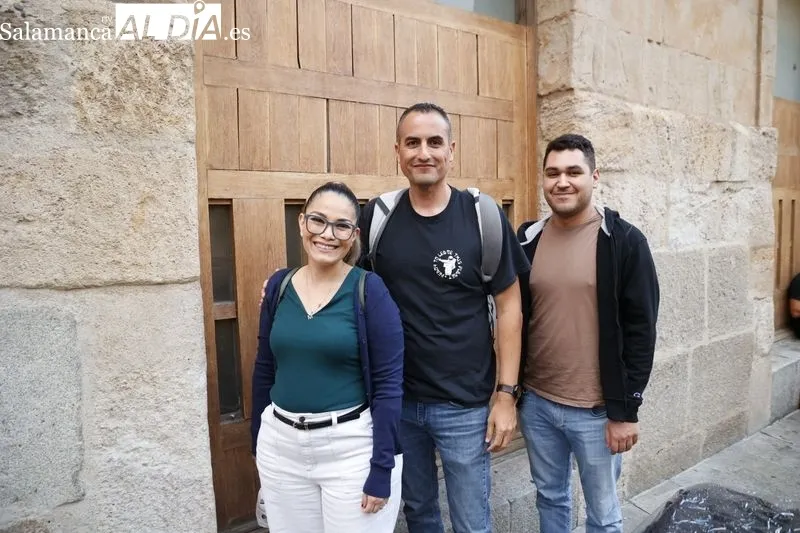 Foto 7 - Los m&aacute;s valientes desaf&iacute;an al mal tiempo y disfrutan de las casetas de la R&uacute;a Mayor