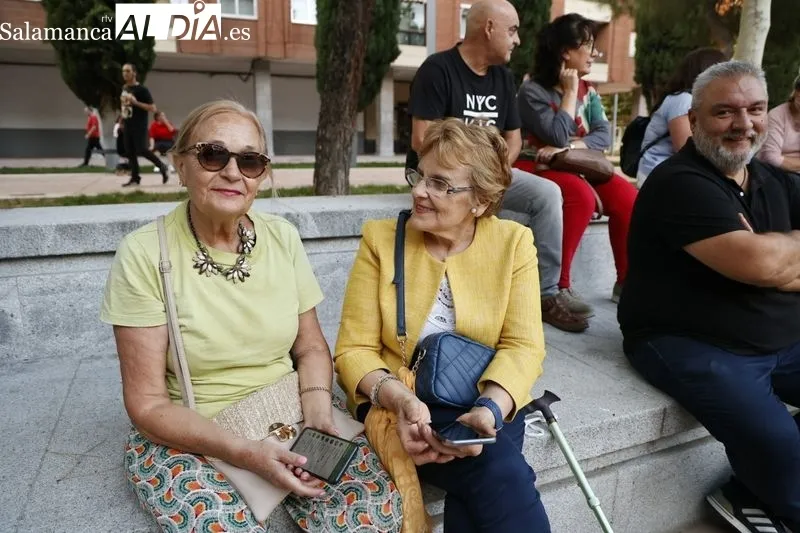 Foto 4 - La plaza Barcelona se llena de m&uacute;sica: La Duda Ofende ofrece todo su repertorio