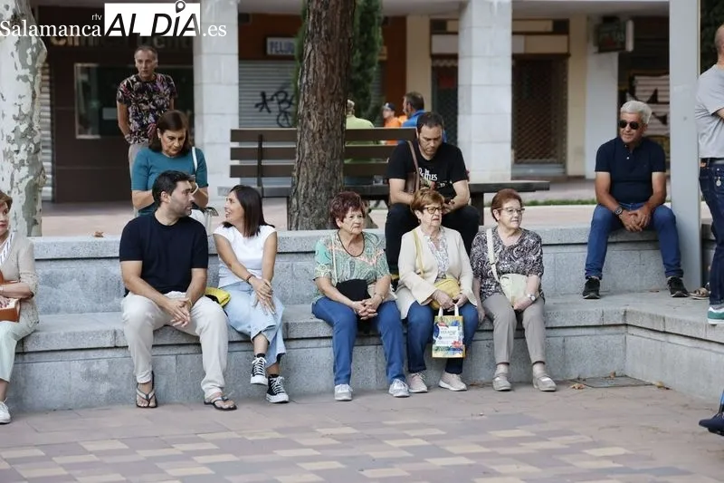 Foto 12 - La plaza Barcelona se llena de m&uacute;sica: La Duda Ofende ofrece todo su repertorio