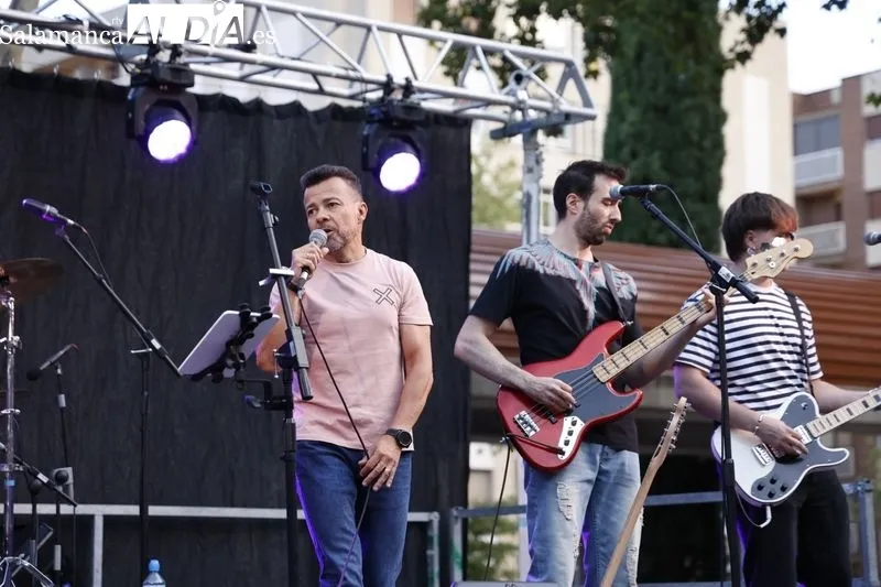 Foto 8 - Sonidos de S&oacute;tano lleva su pop-rock a la Plaza Barcelona