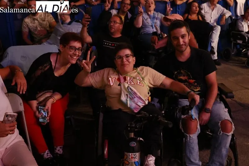 Foto 18 - Locura absoluta en la Plaza Mayor: aforo completo para disfrutar de Juan Mag&aacute;n