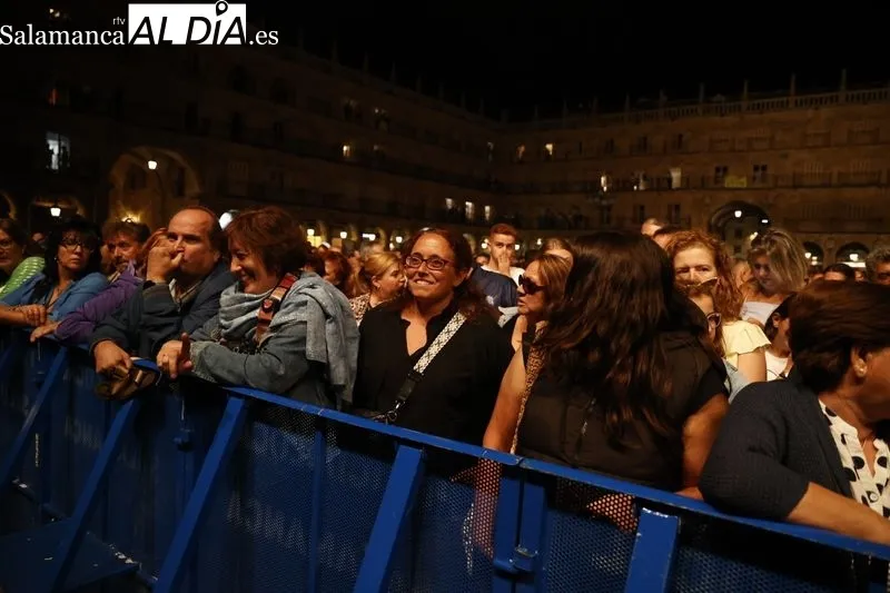 Foto 10 - Caf&eacute; Quijano pone el broche de oro con su concierto en la Plaza Mayor