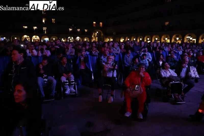 Foto 15 - Caf&eacute; Quijano pone el broche de oro con su concierto en la Plaza Mayor