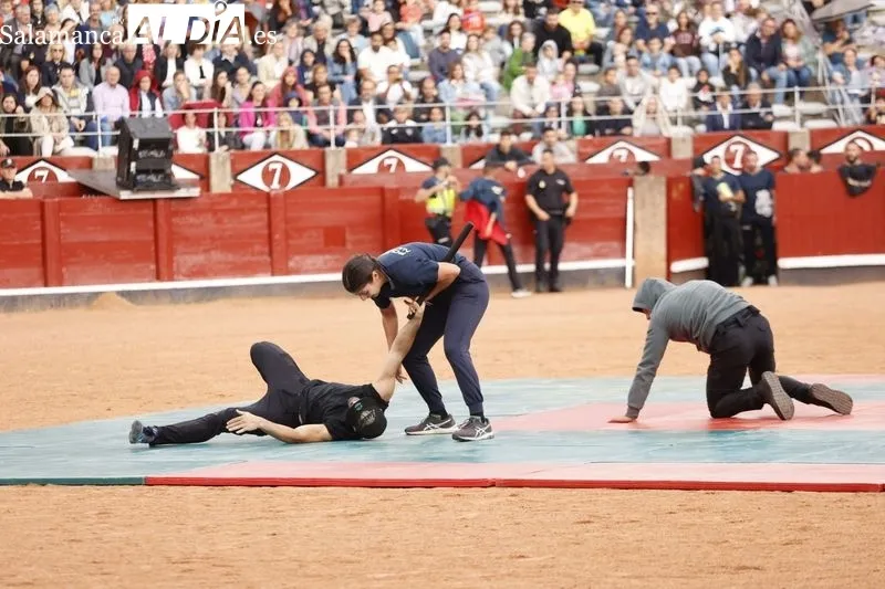  Exhibición de la Policía Nacional en la plaza de toros de Salamanca. Fotos David Sañudo