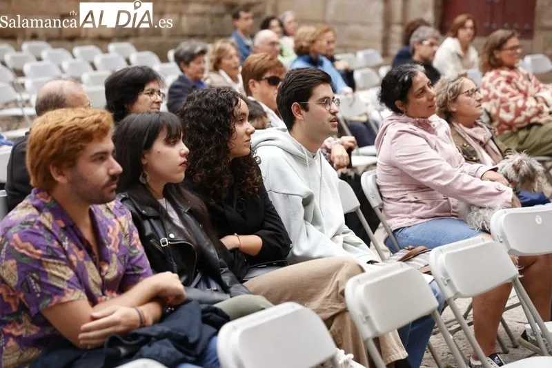 Coloquio en el Patio Chico tras 'Los Narciso (extracto)', de la compañía Helena Martín. Fotos: David Sañudo