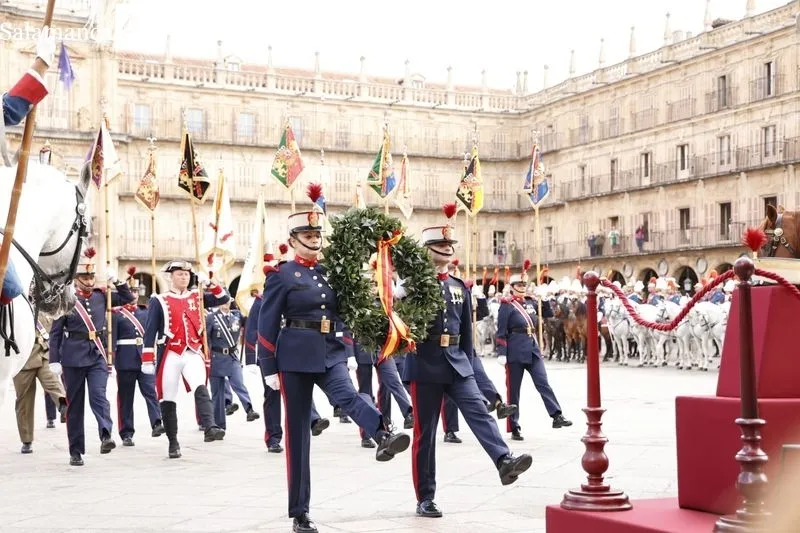 Jura de bandera civil en la Plaza Mayor de Salamanca. Fotos: David Sañudo
