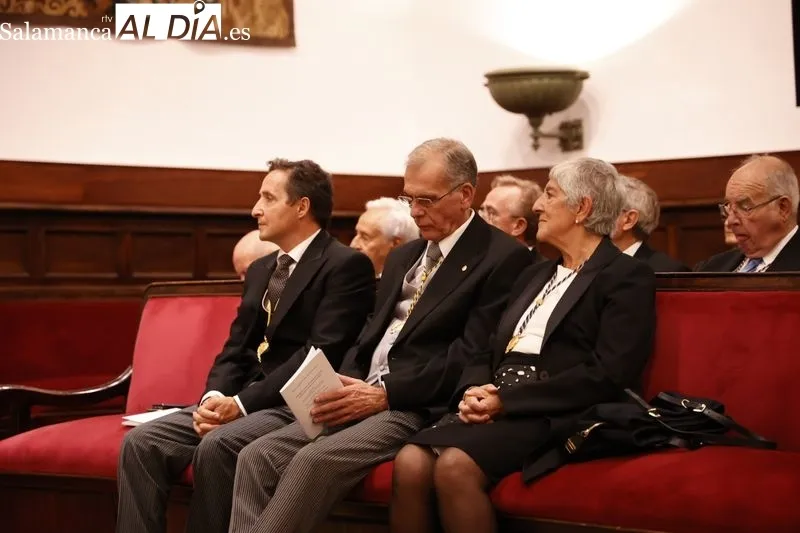Ingreso de María Victoria Mateos en la Real Academia de Medicina de Salamanca. Fotos: David Sañudo