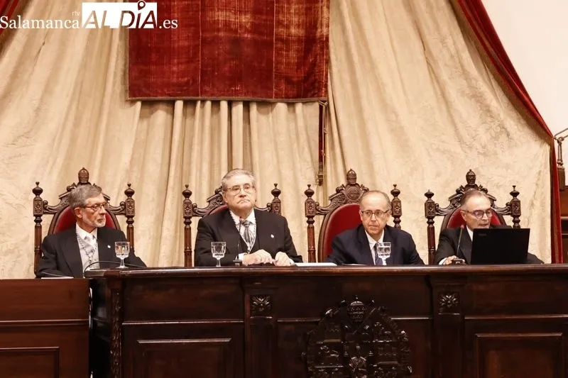 Ingreso de María Victoria Mateos en la Real Academia de Medicina de Salamanca. Fotos: David Sañudo