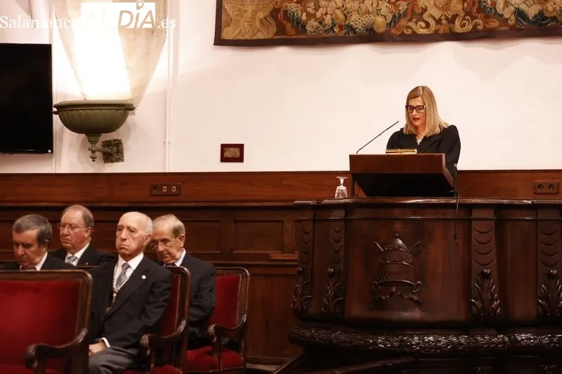 Ingreso de María Victoria Mateos en la Real Academia de Medicina de Salamanca. Fotos: David Sañudo