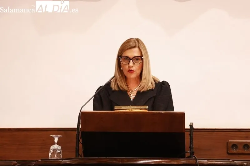 Ingreso de María Victoria Mateos en la Real Academia de Medicina de Salamanca. Fotos: David Sañudo