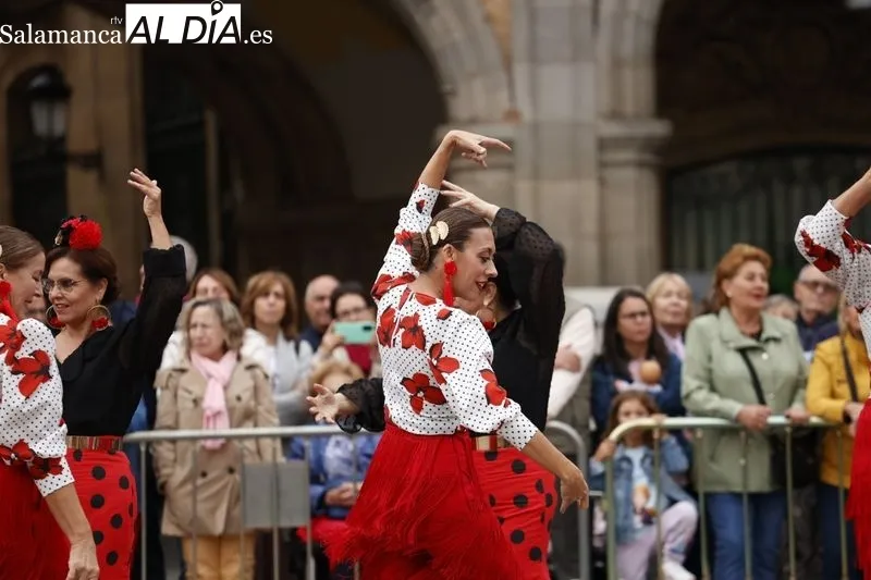 Espectáculo de Flamenco y Sevillanas en la Plaza Mayor de Salamanca en el Día Mundial del Alzheimer