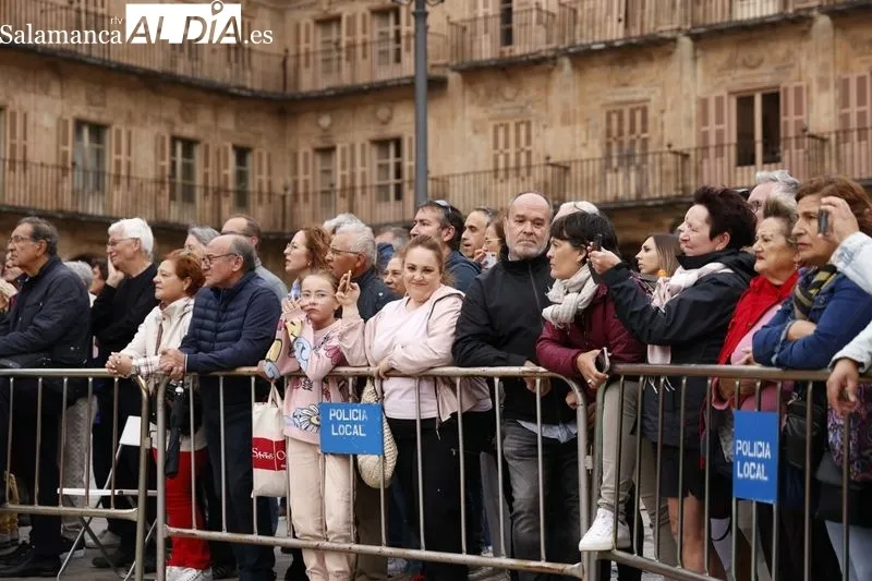 Espectáculo de Flamenco y Sevillanas en la Plaza Mayor de Salamanca en el Día Mundial del Alzheimer