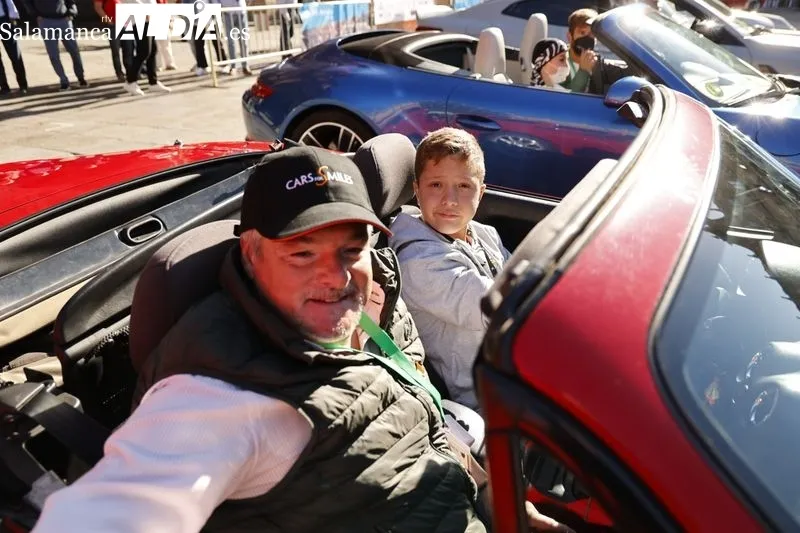 Foto 8 - 22 ni&ntilde;os hospitalizados disfrutan como copilotos de coches de competici&oacute;n en el circuito de Vega de Tirados