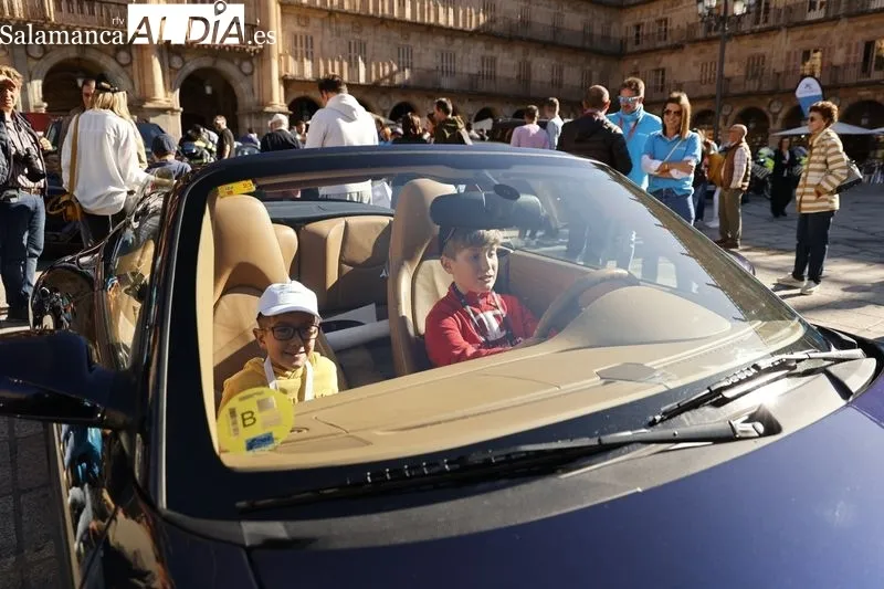 Foto 18 - 22 ni&ntilde;os hospitalizados disfrutan como copilotos de coches de competici&oacute;n en el circuito de Vega de Tirados