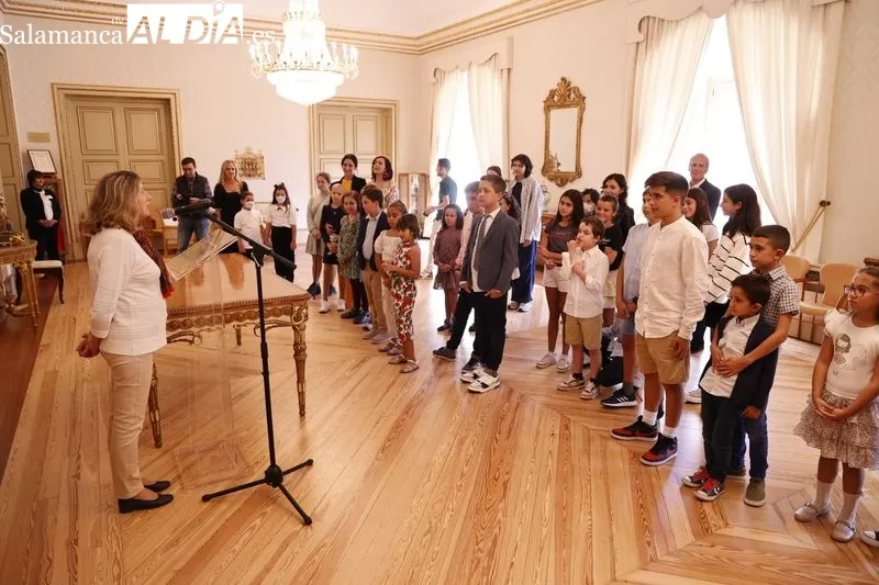 Foto 11 - Recepci&oacute;n en el Ayuntamiento a los ni&ntilde;os del Aula Hospitalaria de Salamanca