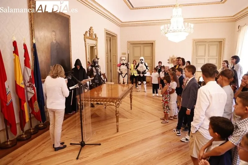 Foto 18 - Recepci&oacute;n en el Ayuntamiento a los ni&ntilde;os del Aula Hospitalaria de Salamanca
