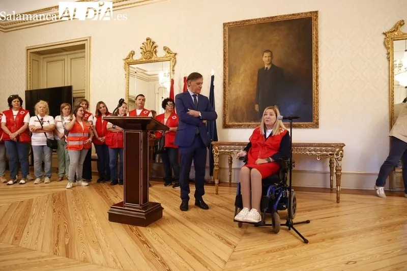 Recepción en el Ayuntamiento a personas voluntarias que participan en el 150 aniversario de Cruz Roja. Fotos: David Sañudo