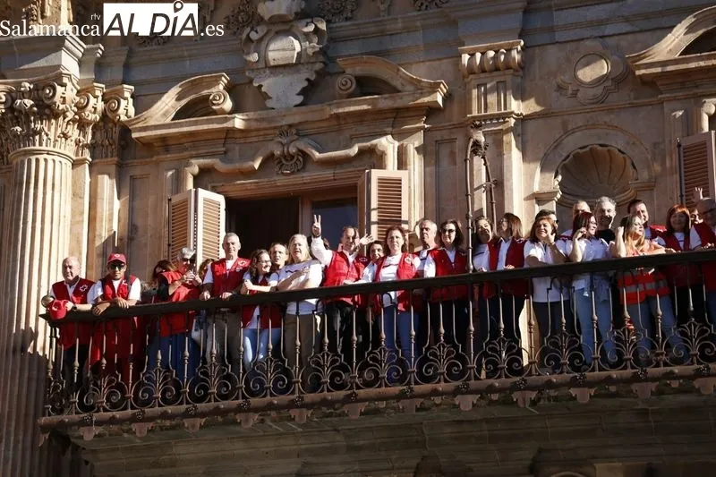 Recepción en el Ayuntamiento a personas voluntarias que participan en el 150 aniversario de Cruz Roja. Fotos: David Sañudo