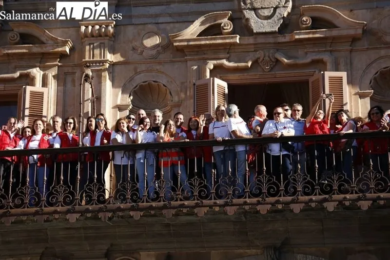Recepción en el Ayuntamiento a personas voluntarias que participan en el 150 aniversario de Cruz Roja. Fotos: David Sañudo